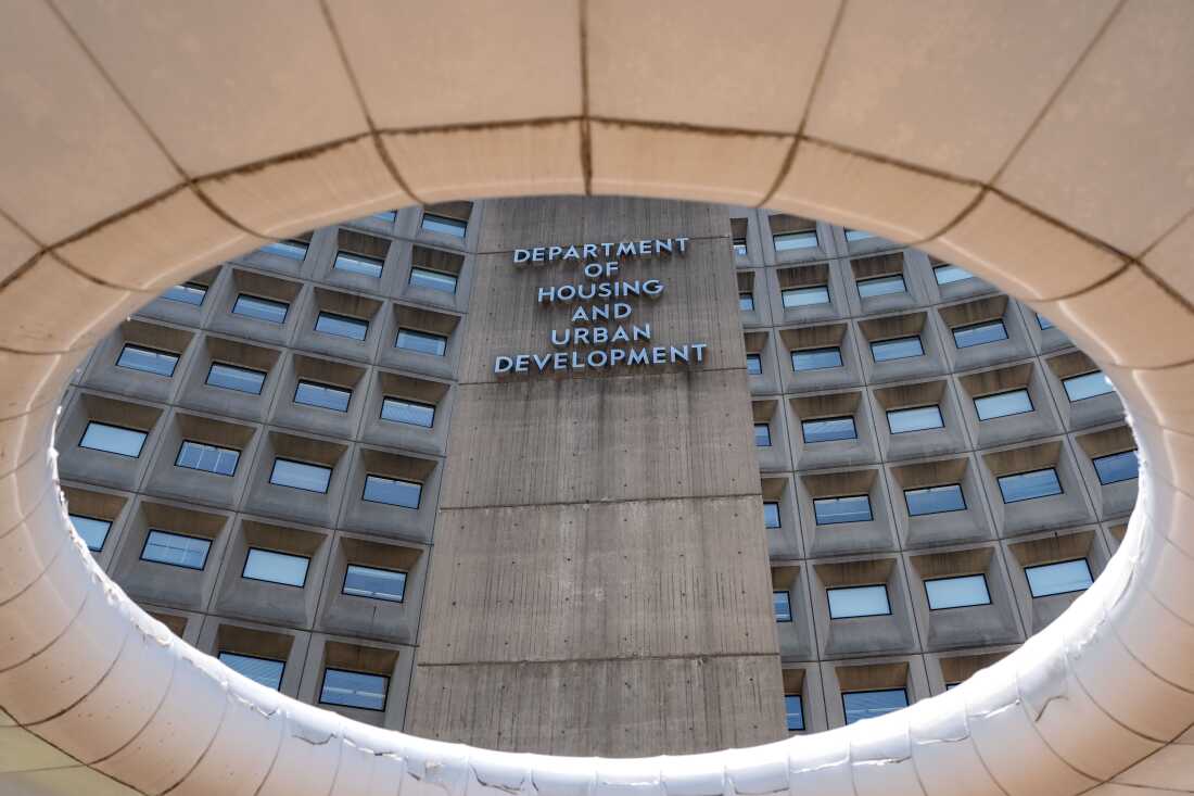 HUD rule on undocumented tenants may also evict U.S. children : NPR