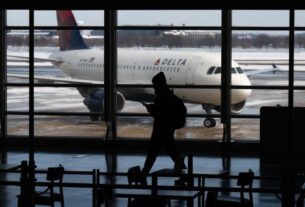 Congress loses a flying perk as DHS shutdown continues : NPR