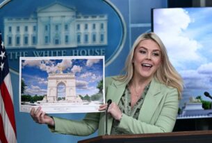 Commission of Fine Arts moves ahead with Trump's proposed victory arch : NPR