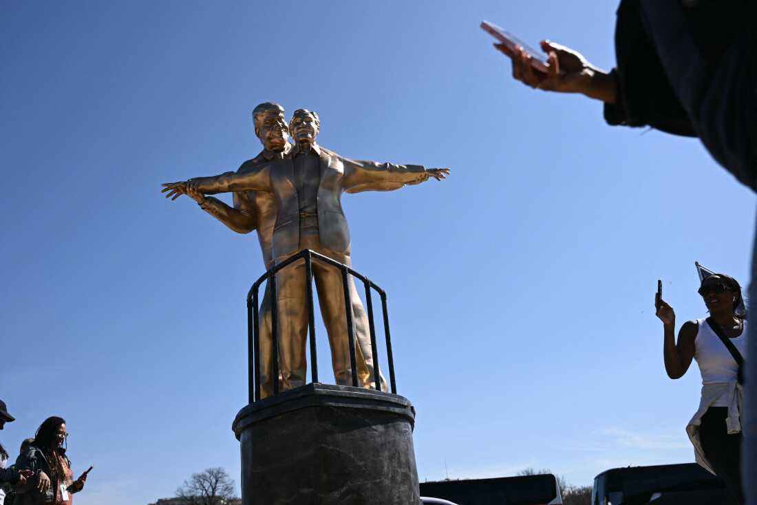 Trump administration and critics wage a battle of images on National Mall : NPR